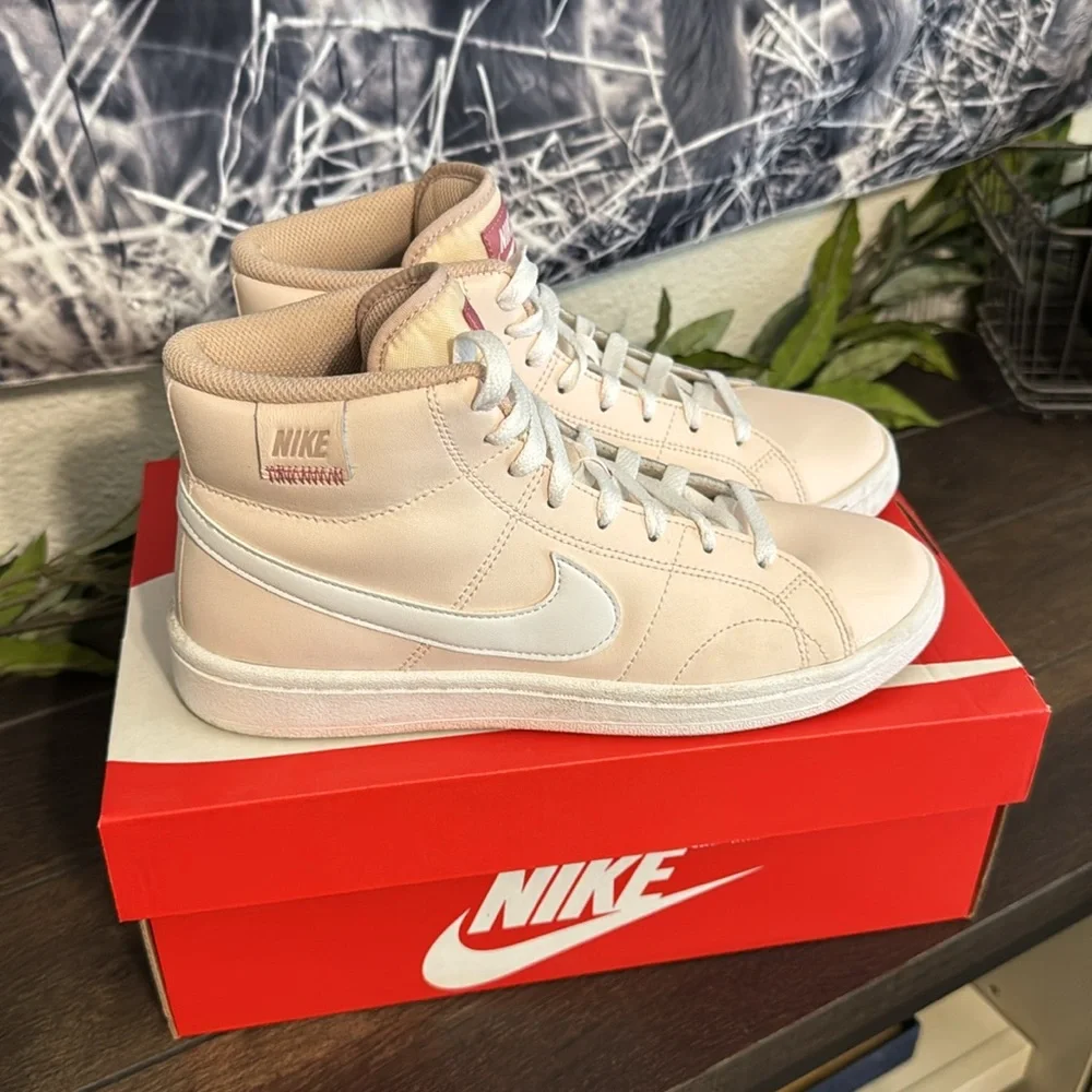 Nike Women's high tops - Picture 8 of 8